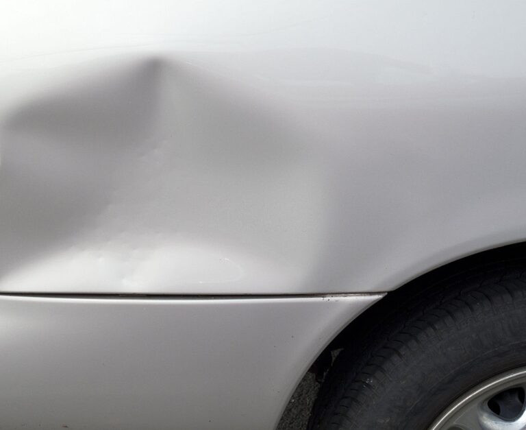 Hire the Paintless Dent Removal in Sydney to maintain the look of a car