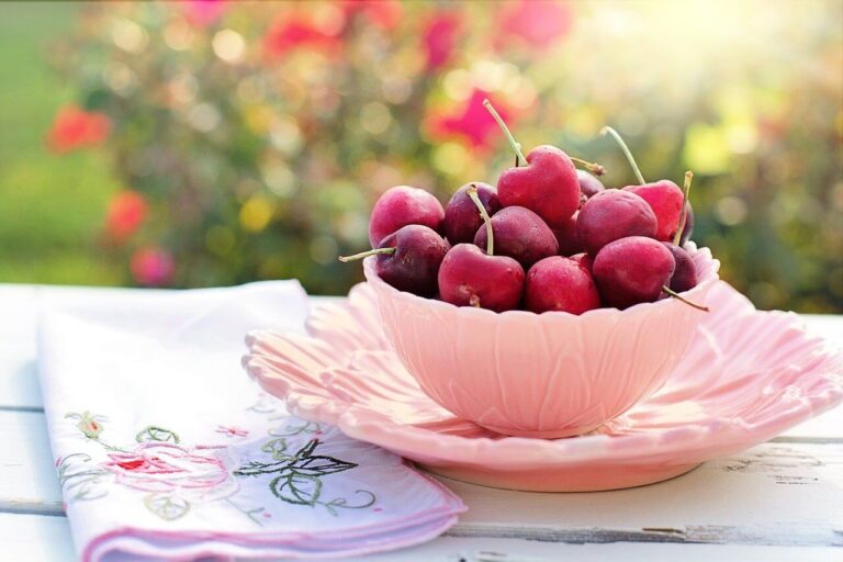 7 Amazing Health Benefits of cherries Fruits
