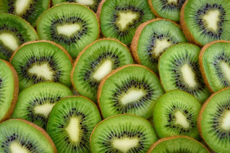What are the Amazing Kiwi Fruit Benefits for Skin, Get Glowing skin